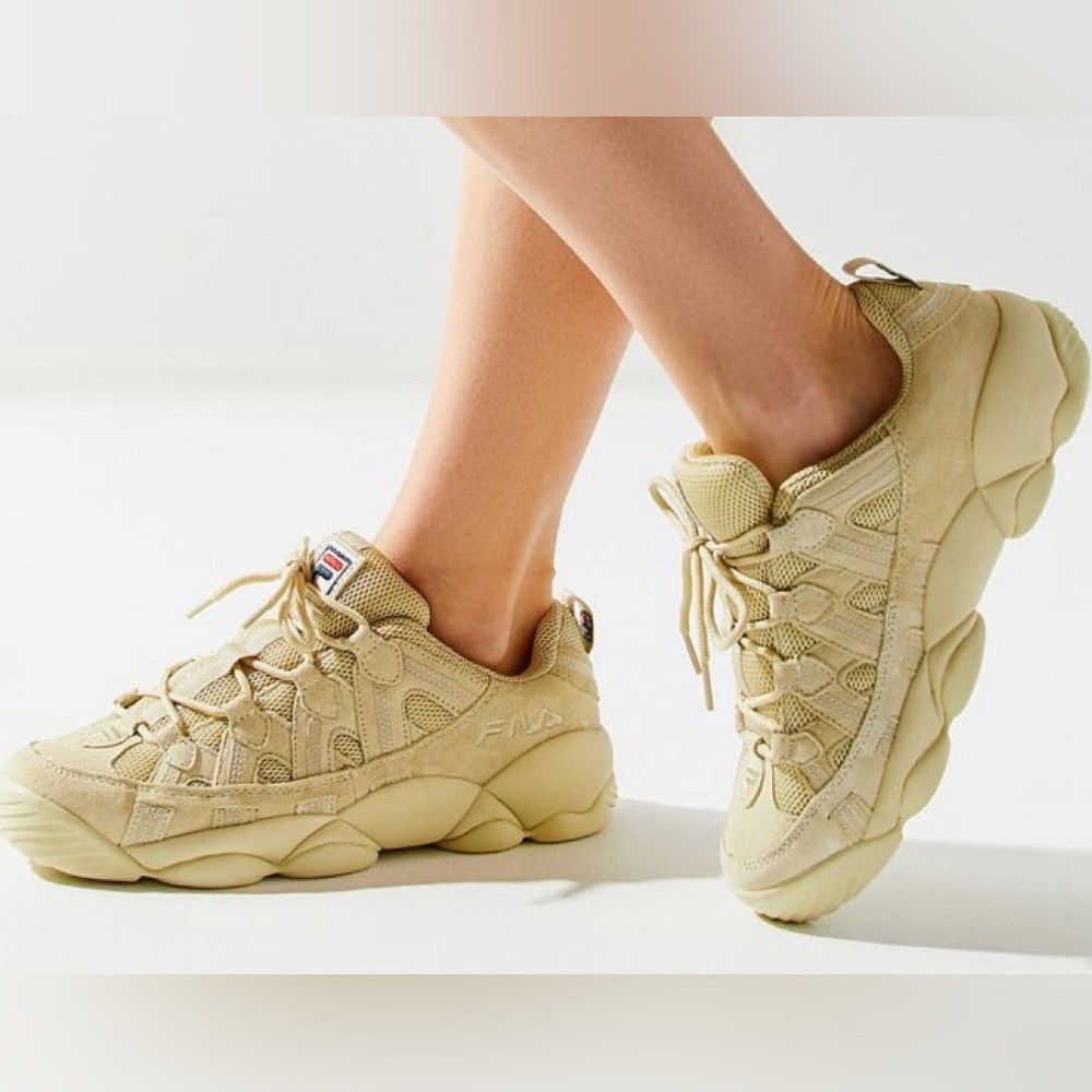FILA spaghetti low beige size 8.5 womens